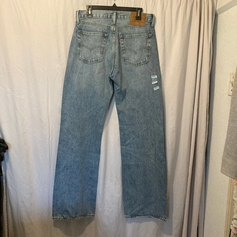 NWT Levis 567 Loose Bootcut Jeans Mens 32x34 Light Wash Blue Denim Premium